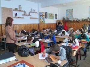 A inceput aplicarea chestionarelor prin care se vor analiza atitudinile elevilor fata de lectura